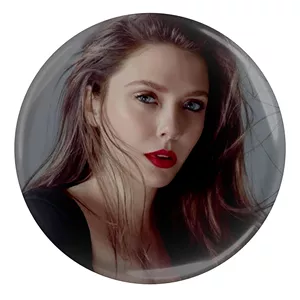 پیکسل طرح بازیگر الیزابت اولسن اسکارلت ویچ مدل S6139