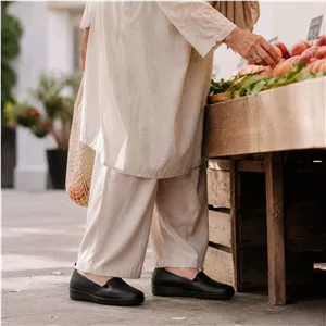کفش طبی زنانه کروماکی مدل km179