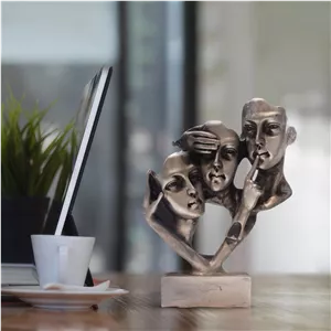 مجسمه مدل  سه رخ کر و کور و لال