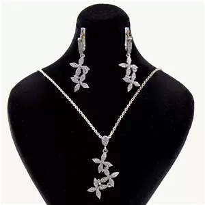 نیم ست نقره زنانه مدل مخراج کاری برلیان طرح پروانه کد NTR_0500