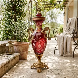 گلدان دکوری شیشه‌ای ایستاده مدل کنارسالنی ترنج، مناسب فضای باز، فرم بیضی، ابعاد 35×30×96 سانتی‌متر، وزن 4000 گرم