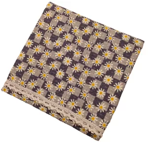 رومیزی پانیذ پود مدل بابونه گرد کد 1-102 سایز 140x140 سانتی‌متر