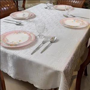 رومیزی رزین تاژ مدل گرد سایز 150x150 سانتی‌متر