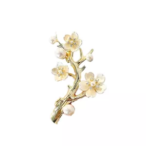 گل سینه زنانه مدل گل همیشه بهار