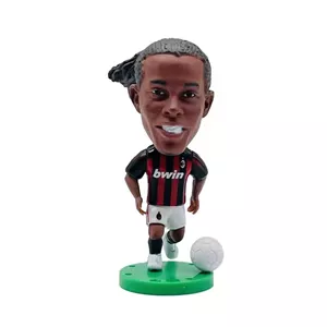 فیگور مدل رونالدینیو طرح آث میلان