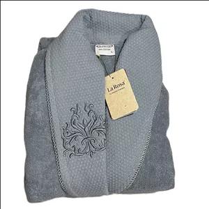 حوله پالتویی لاروسا مدل تنسی یقه گلدوزی سایز 135