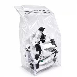 خرما با روکش شکلات و طعم توت‌فرنگی