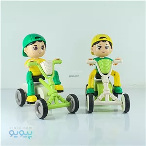 اسباب بازی پسر چهار چرخه سوار