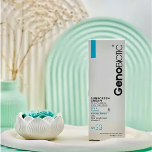 کرم ضد آفتاب SPF50 پوست خشک و معمولی ژنوبایوتیک 50 میلی لیتر