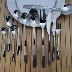 سرویس ۲۴ نفره نیم طلایی پالرمو کد 999s 24 نفره ۱۵۴ پارچه