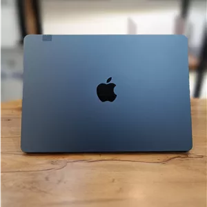 مک بوک ایر M5 16/512 مدل 2026 سایز 13.6 اینچ رنگ میدنایت درحد نو