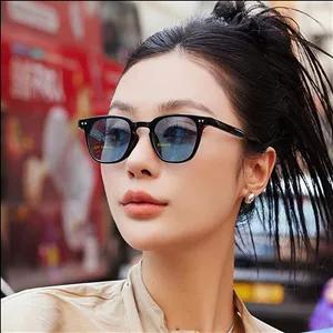 عینک آفتابی زنانه کارن بازار Karen Bazaar مدل A2113 پلاریزه UV400