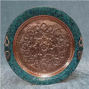 سینی گرد دسته دار مسی فیروزه کوبی قلم زنی شده (قطر 36سانتی متر)