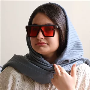 عینک دید در شب Fendi با فریم مربعی شکل، رنگ مشکی، عدسی یکسره و قرمز رنگ مدل 244