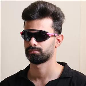 عینک ورزشی OAKLEY با فریم و دسته مشکی رنگ و لنز دودی تیره و Prizm مدل OO9407