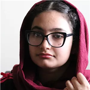 عینک طبی زنانه 4 کاوره با فریم شکل گربه ای، رنگ مشکی مات، از جنس کائوچو و لولا فنردار ریبن مدل TR2328