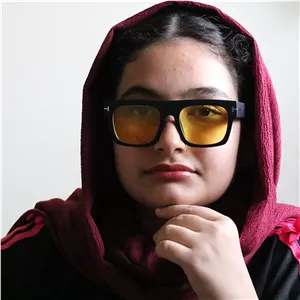 عینک دید در شب TOM FORD با فریم مربعی شکل، رنگ مشکی مات و لنز زرد رنگ مدل E5083