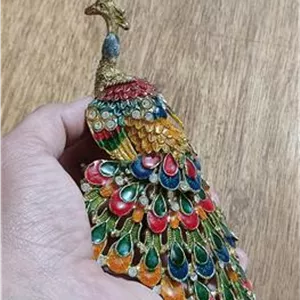 مجسمه طاووس فلزی زیبا