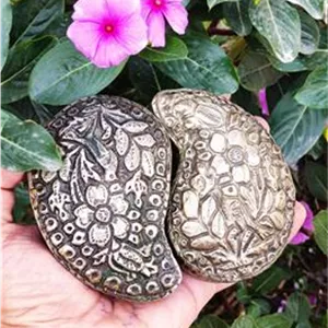 دو عدد سنگ پای کهنه قاجاری
