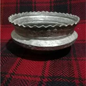 تاس قدیمی کنکره دار
