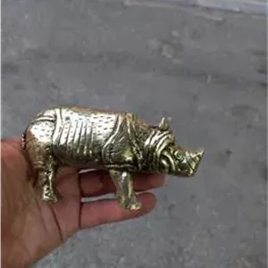 مجسمه کرگدن برنجی