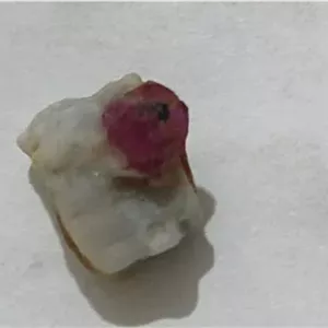 سنگ یاقوت زیبا