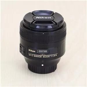 لنز نیکون Nikon 85mm F1.8G AF-S در حد آکبند