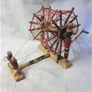 ماکت چرخ ریسندگی چوبی حدودا 30 سال پیش