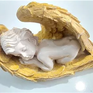 مجسمه نی نی دوست داشتنی