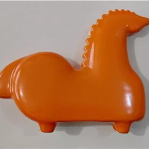 مجسمه اسب نارنجی سرامیکی