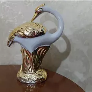 مجسمه لک لک
