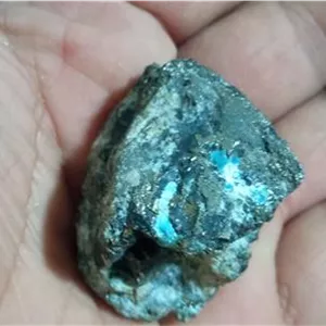 سنگ راف فیروزه با پیریت