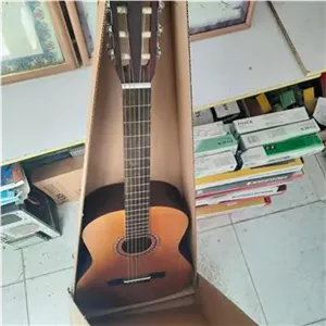 گیتار c40یاماها بسیار خوش صدا