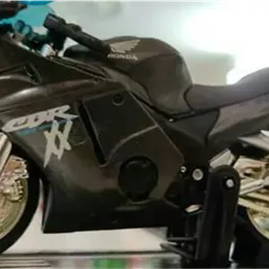 ماکت موتور هوندا cbr 1100 xx موتورسیکلت سی بی آر