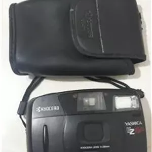دوربین yashica ژاپنی با بند و کیف