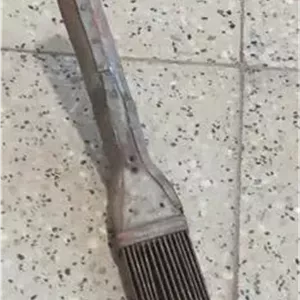 شانه قالیبافی قدیمی (دفین دستوک ) ش 13