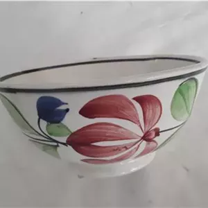 کاسه زیبای قدیمی