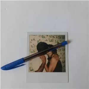 Couple Kissing Polaroid پولاروید