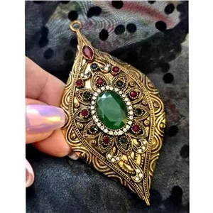اویز گردنبند برنز مرصع