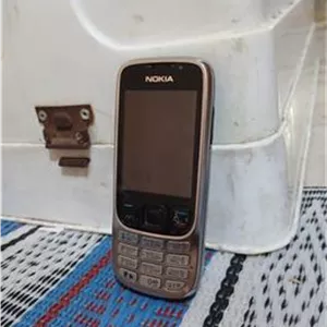 نوکیا 6304 مجارستانی اصل