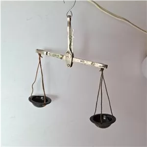 ترازو کوچک اویز روسی برنجی