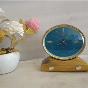ساعت رومیزی قدیمی کوکی زیبا و نوستالژیک