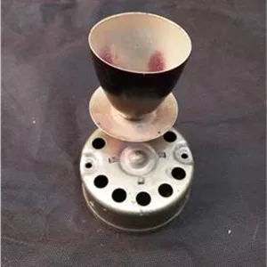 زیر سیگار برنجی قدیمی تو ماشینی