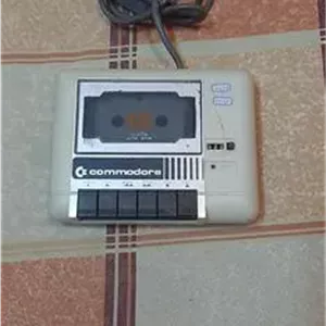 تیپ خوان کمودور .. commodore recorder بسیار تمیز