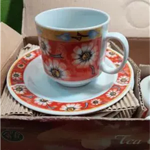 فنجان ونعلبکی خوشرنگ کلکسیونی و آنتیک