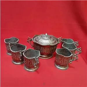 6عدد گالش 1 عدد قندان برنجی قلم دست 