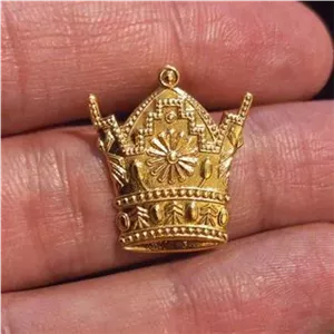 نشان سینه تاج