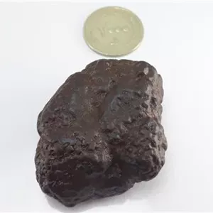 سنگ مشکوک به شهاب سنگ بسیار خاص