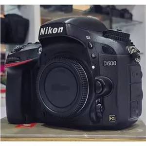 بدنه نیکون D600 با سنسور فول فریم