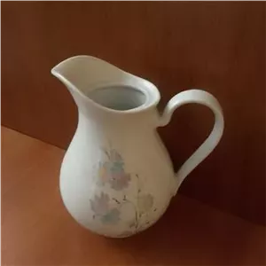 پارچ سفید گلدار گل آبی صورتی قدیمی آنتیک